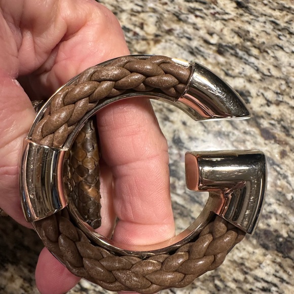 Unique Gucci Brown snake skin Belt with Gold and Leather buckle.